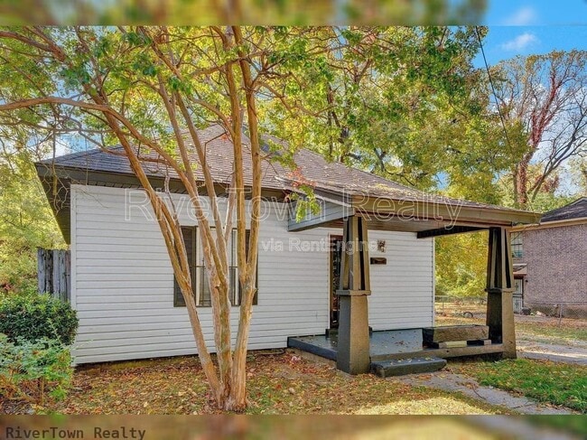 Photo - 439 Simpson Avenue House