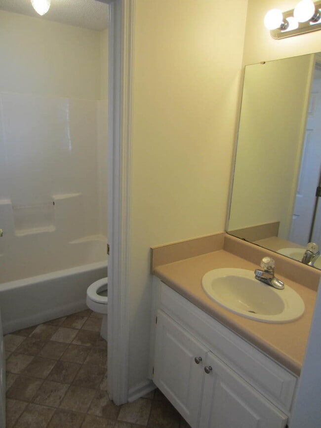 Building Photo - 3/2- Chadwyck Subdivision