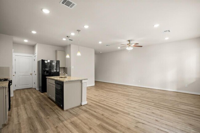 Foto del edificio - 602 Caterpillar Ln