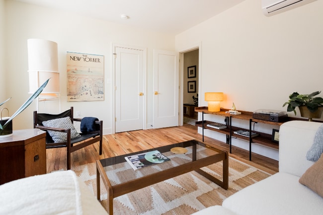 Foto del edificio - 6465 Sterling St