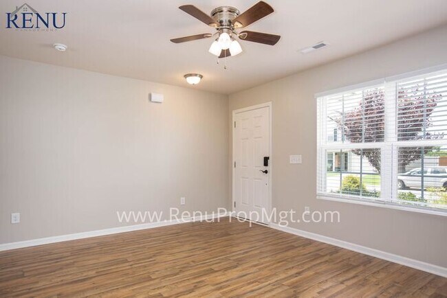 Foto del edificio - Available Now! 3 Beds & 2.5 Baths!