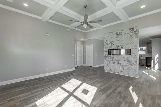 Foto del edificio - 5085 Oop Rd