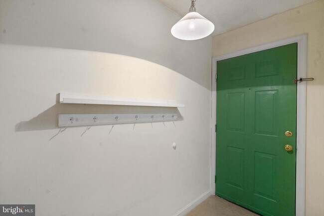 Foto del edificio - 9240 Caspian Way