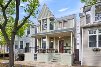 Building Photo - 3438 N Paulina St