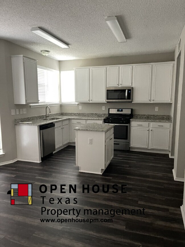 Foto del edificio - 5305 Tennis Villa Dr, Arlington