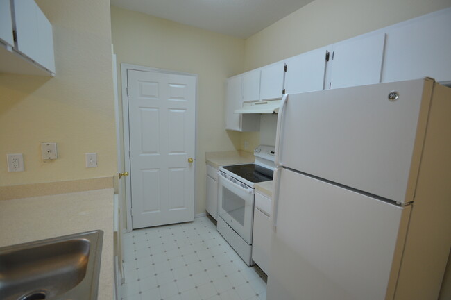 Foto del edificio - TEMPLE TERRACE: Second floor unit $1350 mo...