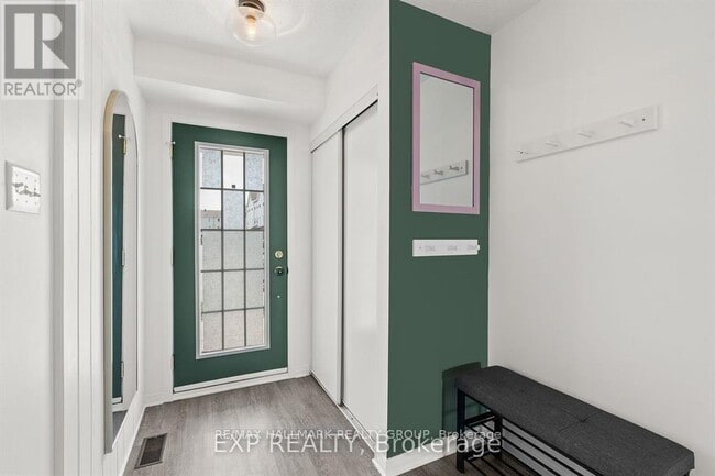 Building Photo - 517 Simran Private