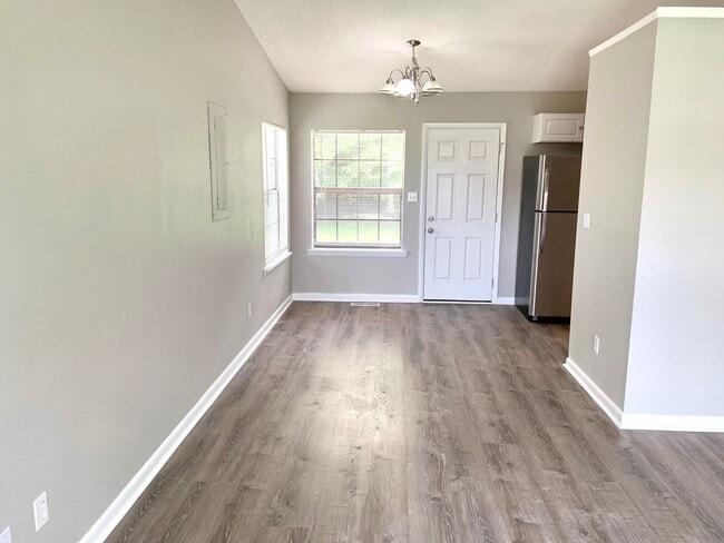 Foto del edificio - 208 State Line Rd