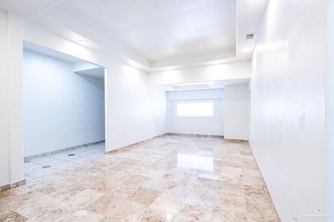 Foto del edificio - 408 E Redbud Ave