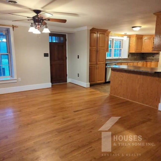 Photo - 443 Chastain Rd House