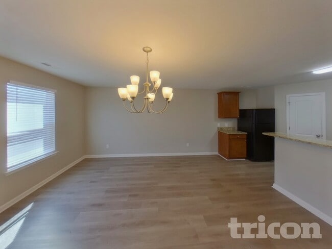 Building Photo - 3204 Dizzy Dean Dr