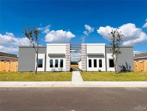 Building Photo - 12 E Walnut Ave