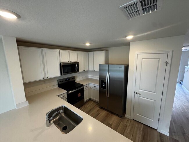 Foto del edificio - 8381 Gower Trl