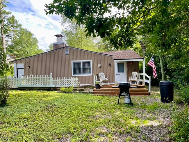 Building Photo - 152 Pond Rd