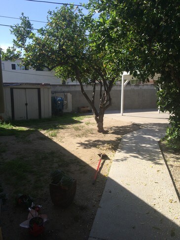 Foto del edificio - 7703 Vineland Ave