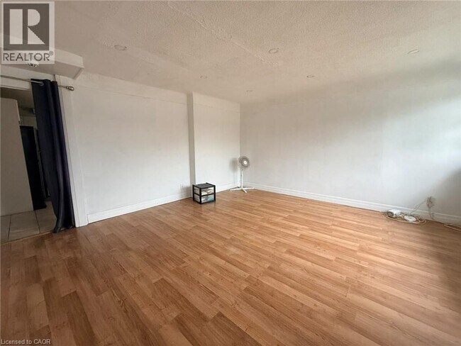 Photo du bâtiment - 330 Mill St