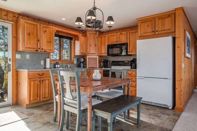 Building Photo - Fully Furnished Lakefront Home on Intermediate Lake – Available October 1, 2026 through May 27, 2027