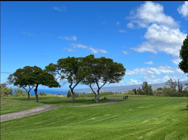 Foto del edificio - One Bedroom / One Bath Condo on Golf Cours...