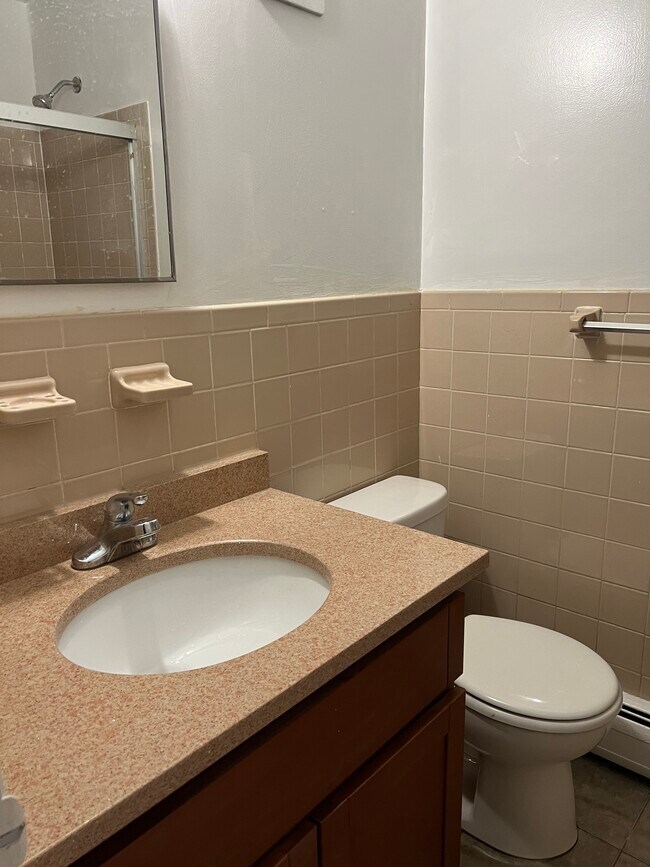 Foto del edificio - 10140 104th St