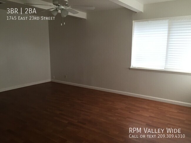 Building Photo - Cute and cozy 3 bedroom 2 bath home Availa...