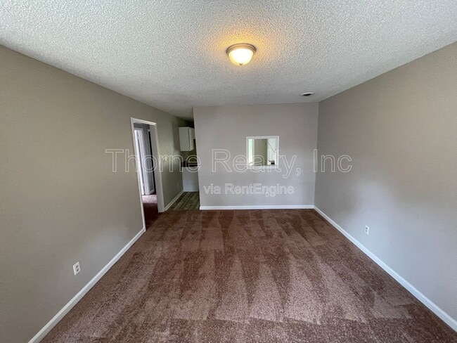 Building Photo - 406 E Northern Blvd