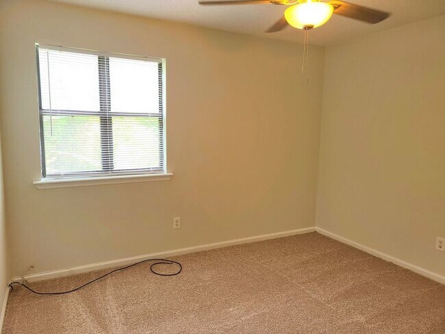 Building Photo - 2816 Seclusion Ct
