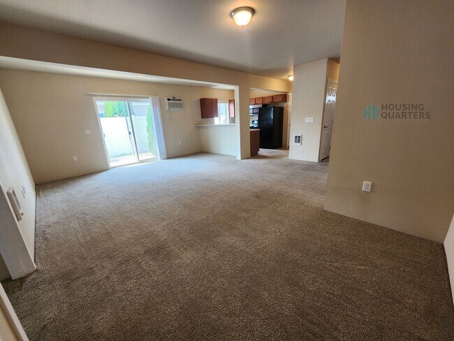 Foto del edificio - 5120 E Grace Ave