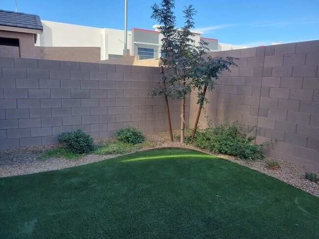 Building Photo - Beautiful 4 Bedroom Home in Southwest Vegas!