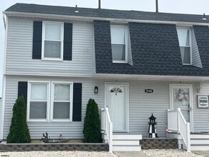 Building Photo - 5108 Ontario Dr