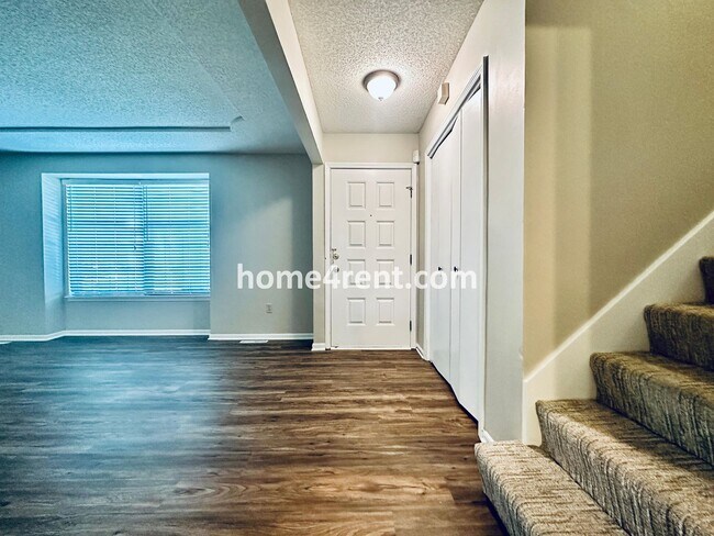 Foto del edificio - Beautiful Overland Park Home!
