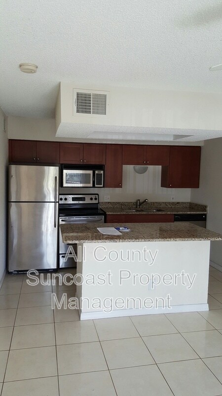 Foto del edificio - 10200 Gandy Blvd N