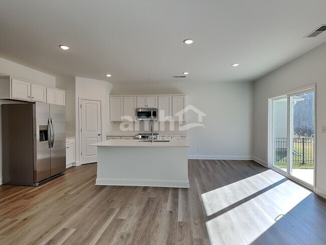 Foto del edificio - 3521 Jefferson Cor Ln