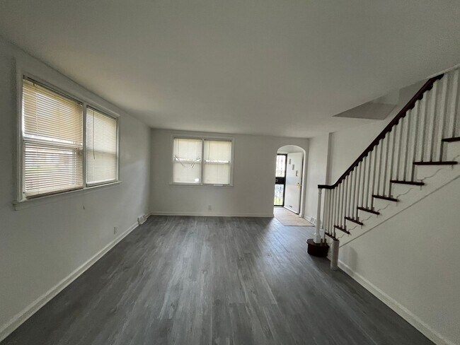 Photo - 7129 Large St House