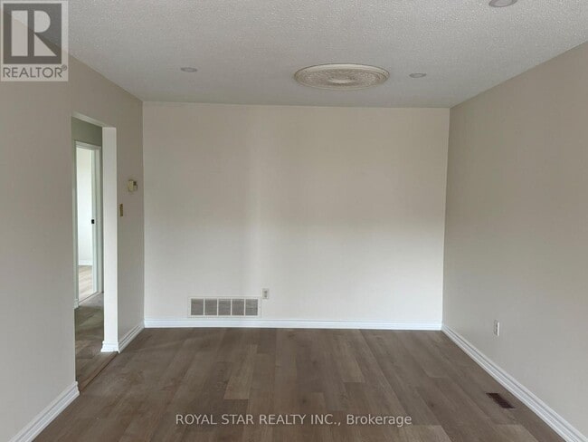 Building Photo - 162 Beech St
