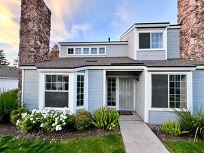 Building Photo - 1412 Plymouth Rock Way