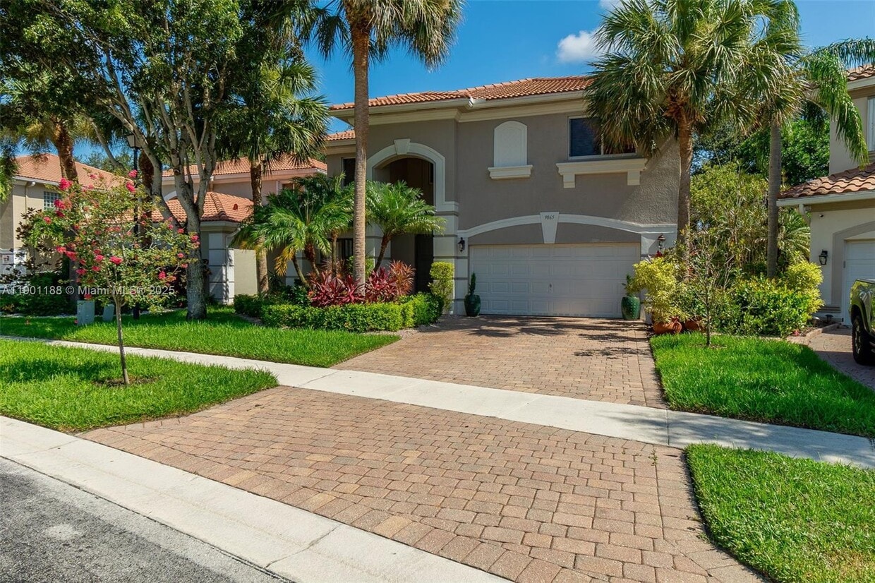 Foto principal - 9065 Silver Glen Way