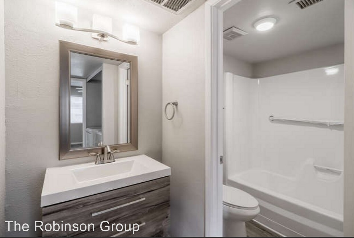Foto principal - 4915-4917 E Thomas Rd