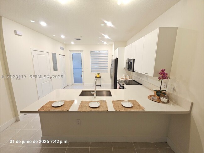 Foto del edificio - 6453 NW 102nd Path