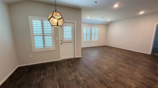 Foto del edificio - 15113 Upland Willow Rd