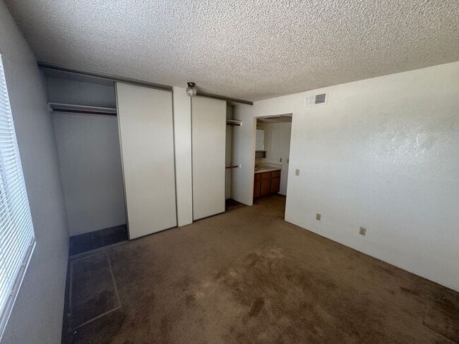 1 Bedroom Central location with AC!! - 1 Bedroom Central location with AC!! House