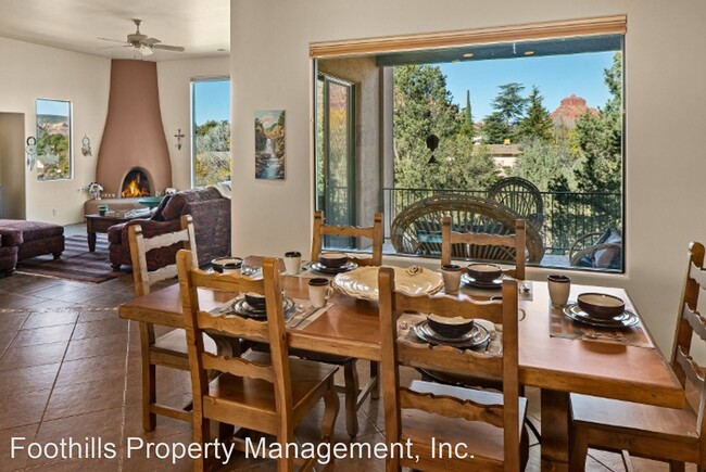 Building Photo - 3 br, 3.5 bath House - 200 Sin Salida
