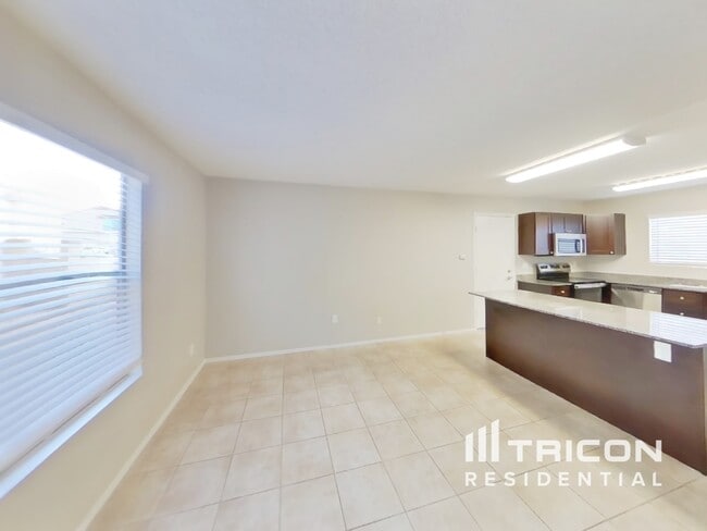 Building Photo - 4772 W Tonto Dr