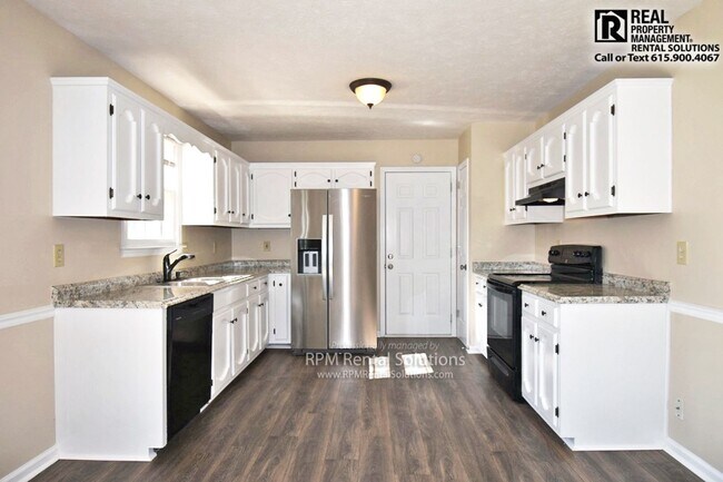 Foto del edificio - Fantastic 4BR/2.5BA+Bonus, walk-in storage...