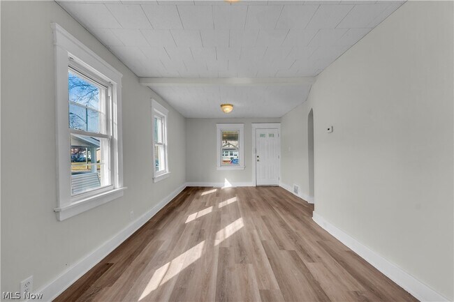 Foto del edificio - 19880 Tyronne Ave