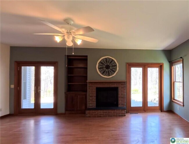 Foto del edificio - 5709 Fox Ln