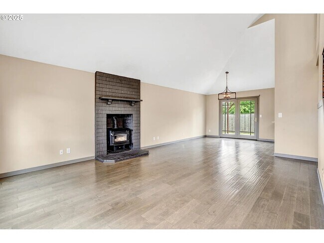 Foto del edificio - 3017 SE Brookwood Ave
