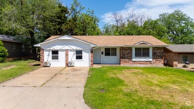 Building Photo - 203 W Shadywood Dr