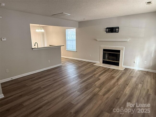 Building Photo - 12111 Stewarts Crossing Dr