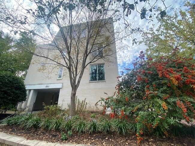 Building Photo - A charming one bedroom, one bath apartment...