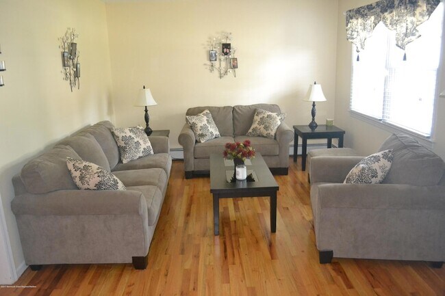 Foto del edificio - 2217 Wilson Rd